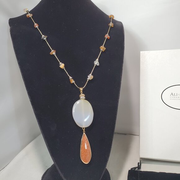 Ali Khan Pendant necklace with a long chain. faceted glass bead - Picture 2 of 10